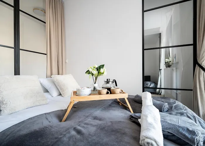 Downtown - Balcony, Location - By Rentujemy *