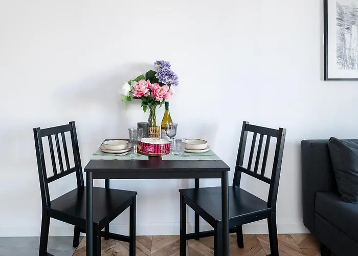 Downtown - Balcony, Location - By Rentujemy 公寓