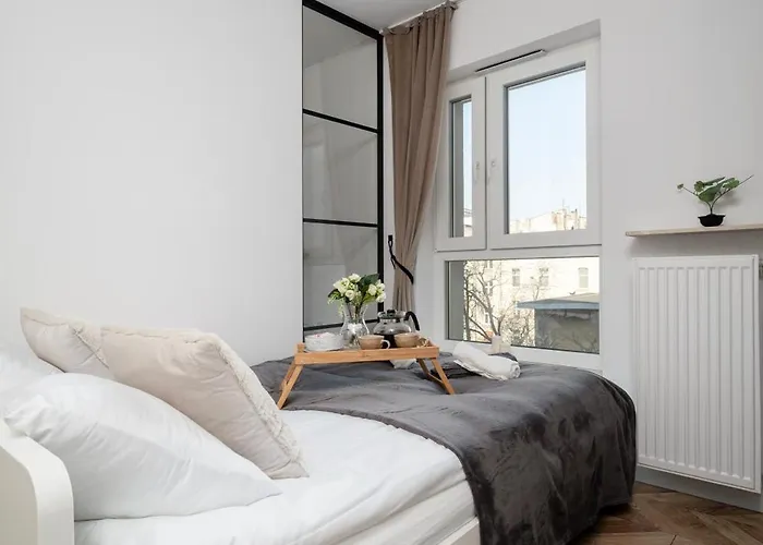 Downtown - Balcony, Location - By Rentujemy 公寓