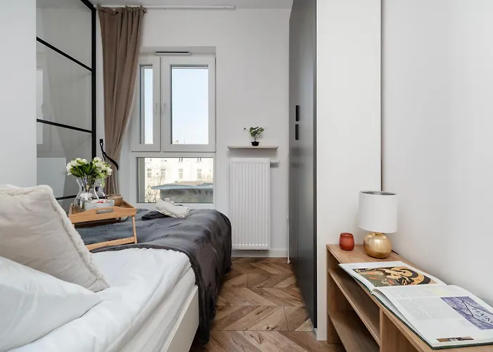 Downtown - Balcony, Location - By Rentujemy * 罗兹